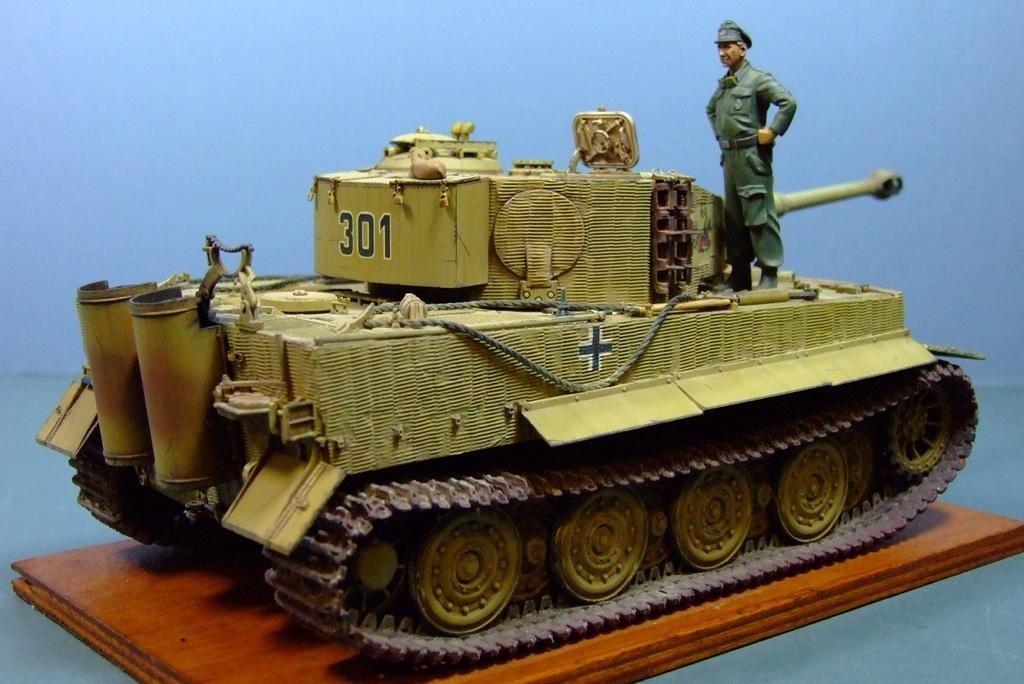 Tiger (late), SPzAbt 503, Poland, 1944, 1:35