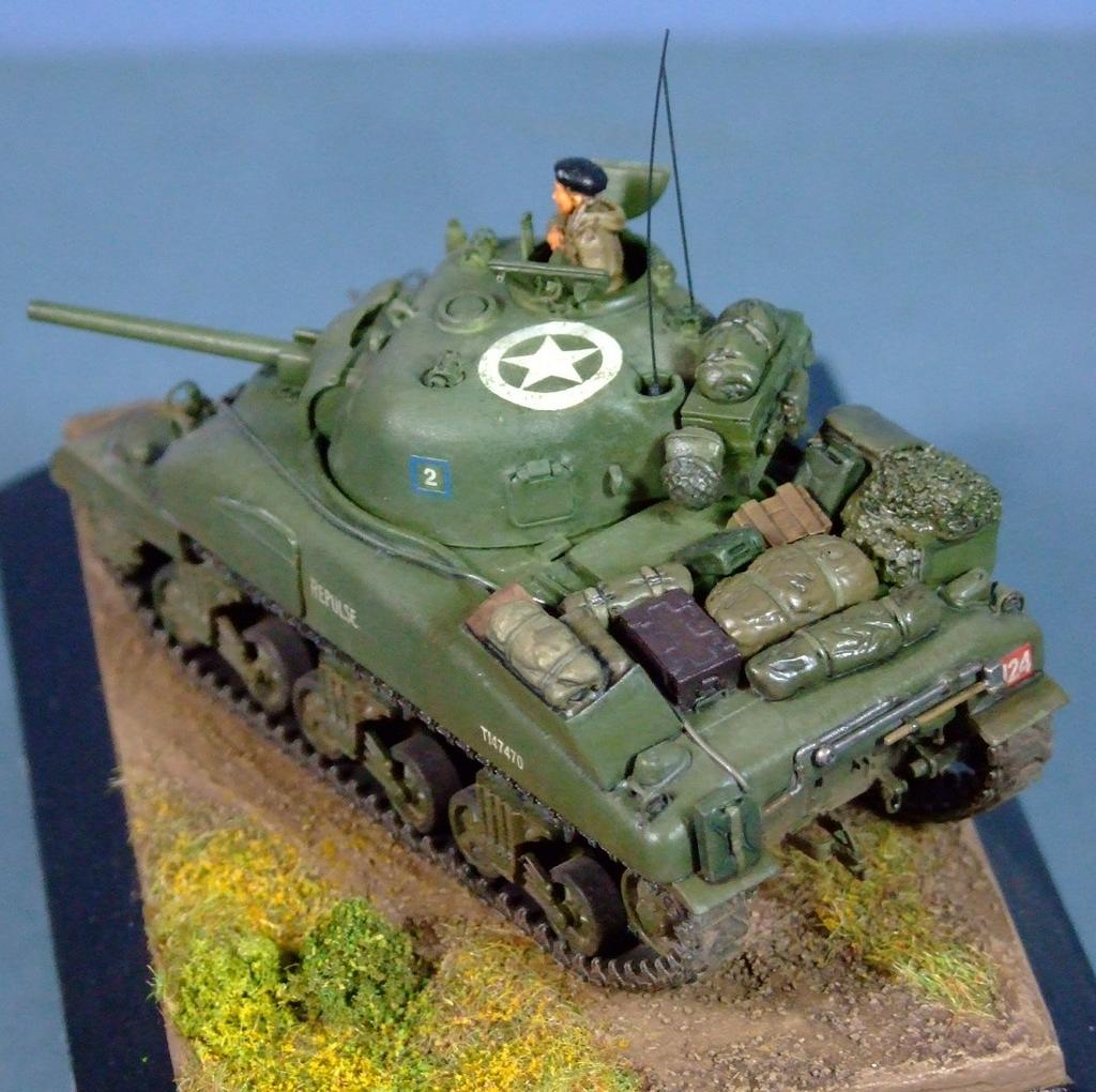Sherman II, 4th Armoured Division, 1:72