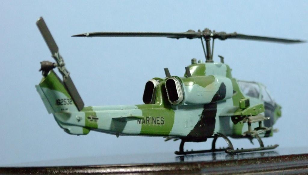 Bell AH-1W SuperCobra, US Marine Corps, 1:72