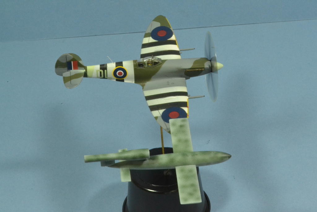 Spitfire XIV + V1