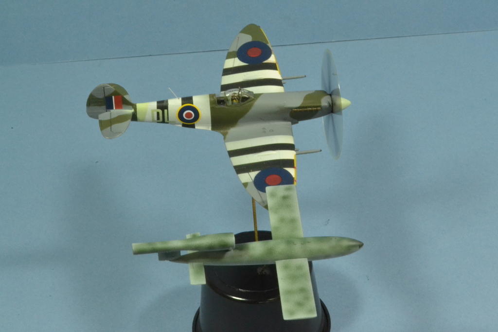 Frog 1/72 Supermarine Spitfire and V1 - The Unofficial Airfix