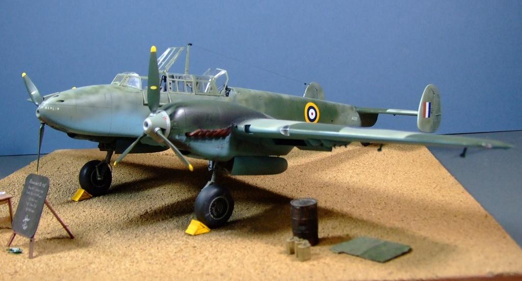 Messerschmitt Bf110E-4, captured in Iraq, 1:32