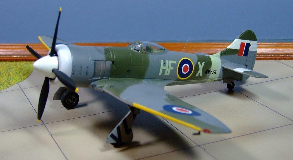 Hawker Tempest II, 54Sqdn, RAF, 1:72