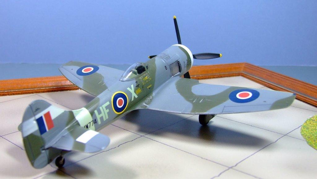 Hawker Tempest II, 54Sqdn, RAF, 1:72