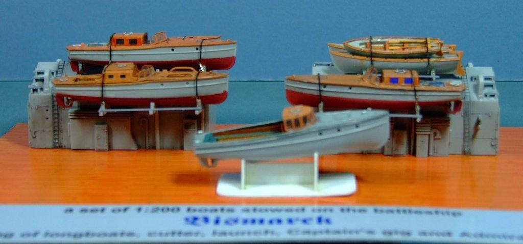 KMS Bismarck boats, 1:200