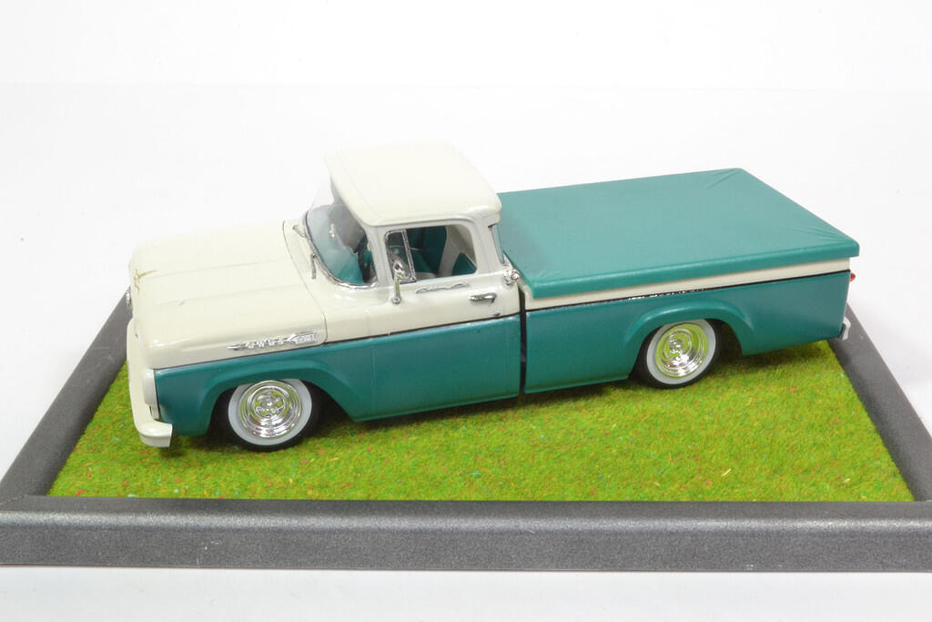 1:24 1960 Ford F-100 "Mild Custom"