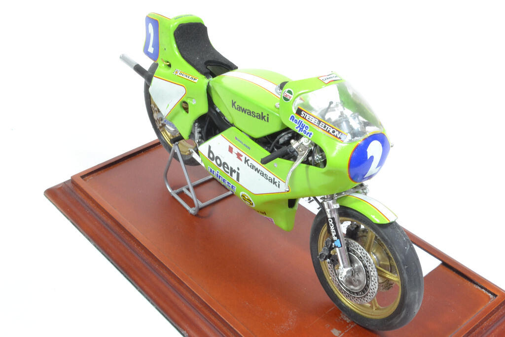 1:9 Kawasaki K5-900
