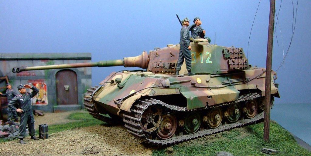 "Nevermind the Cat!" Tiger II Ausf. B, 1:35