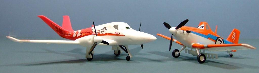 "Rochelle" and "Dusty Crophopper," Disney's Planes, 1:100