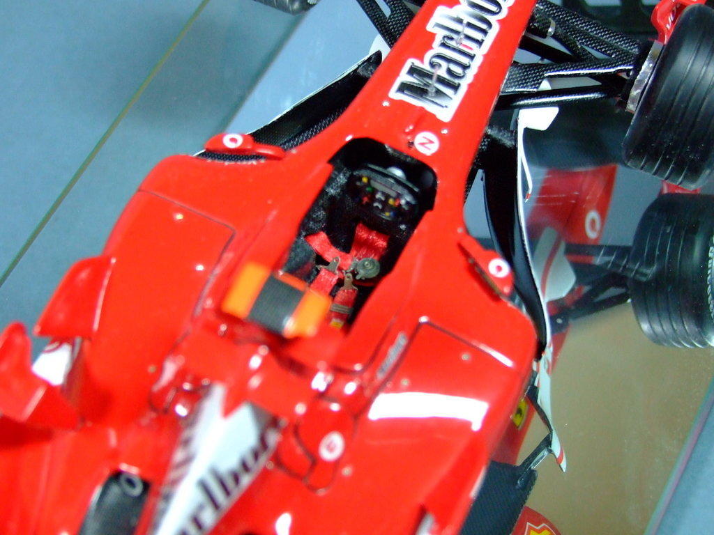 Ferrari F2005, 1:24