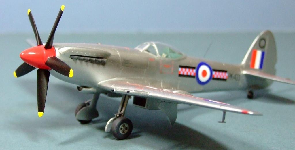 Supermarine Spitfire F.22, 1:72