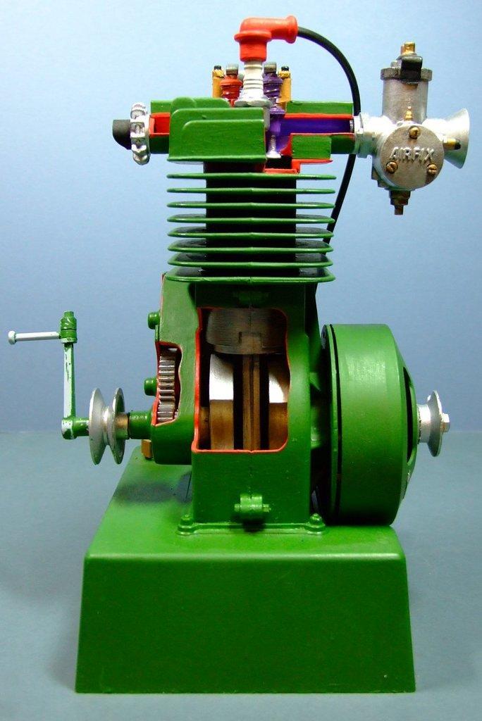 Airfix Four-stroke Engine