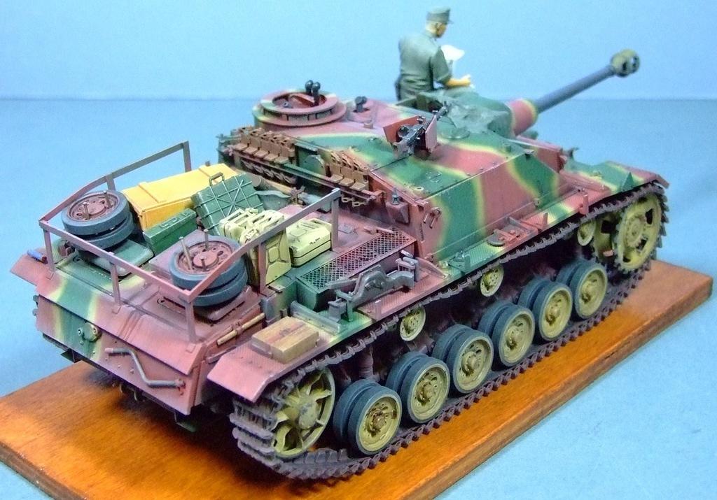 StuG III Final Version, Unknown Unit, 1945, 1:35