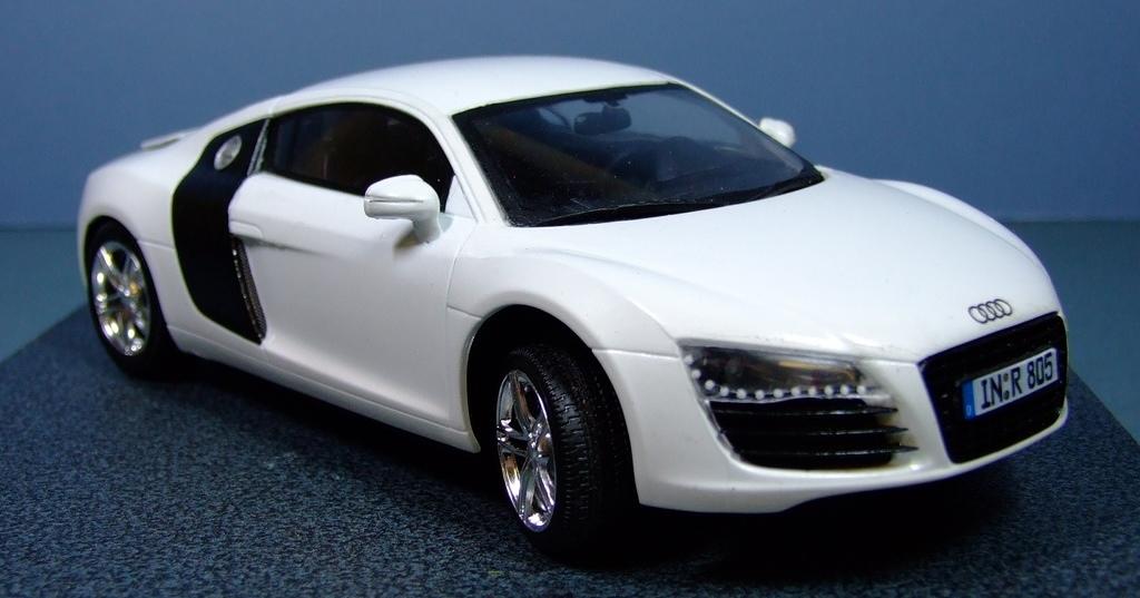 Audi R8 V8, 1:24