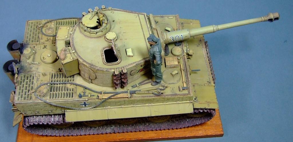 Tiger (late), SPzAbt 503, Poland, 1944, 1:35