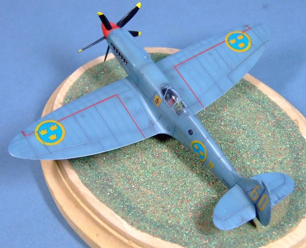 Supermarine Spitfire PR19, 1:72