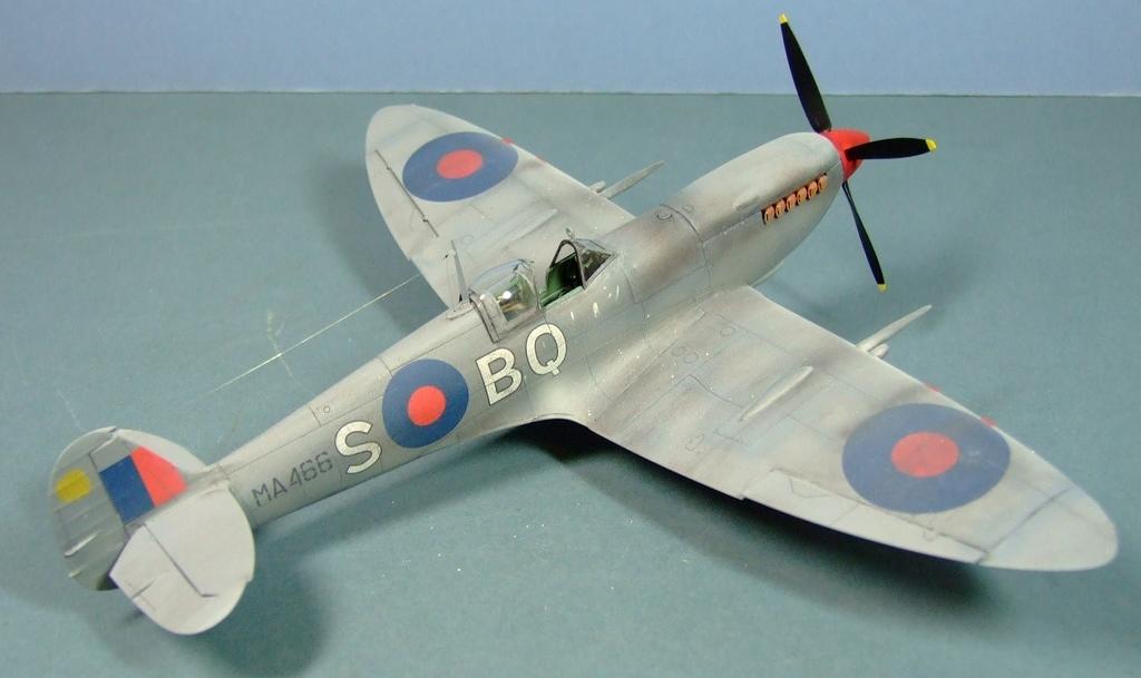 Supermarine Spitfire IXc, 451 Sqdn, RAAF, Poretta, Corsica, May 1944, 1:48