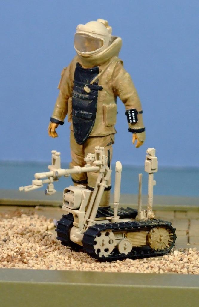 EOD Operator and "Pet," 1:35