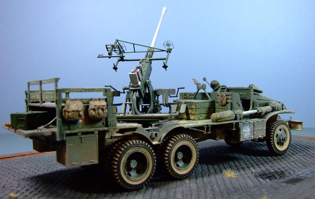 GMC and Bofors 40mm anti-aircraft gun, Free French, 1:35