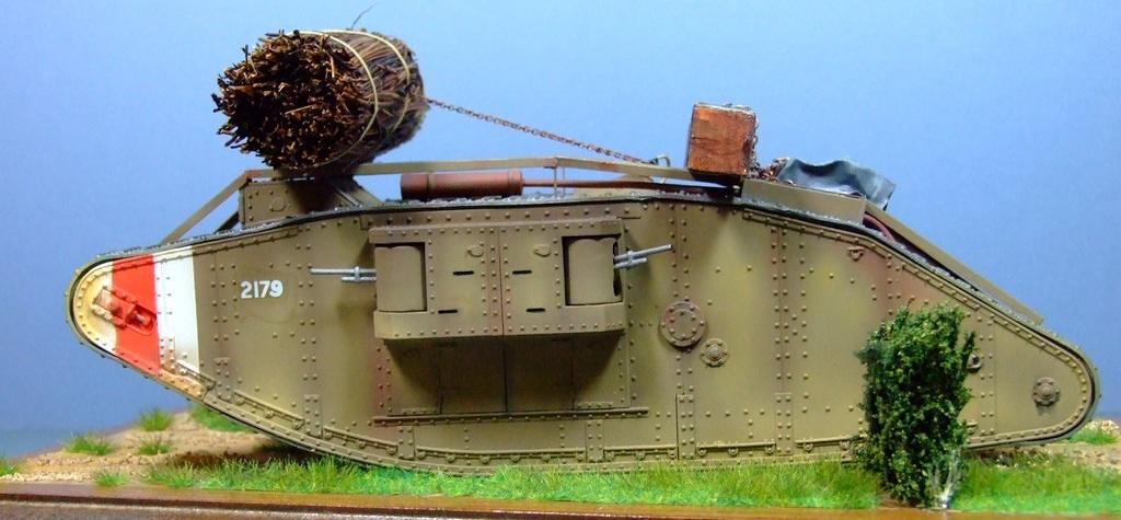 Mk IV "Female" tank, 1:35