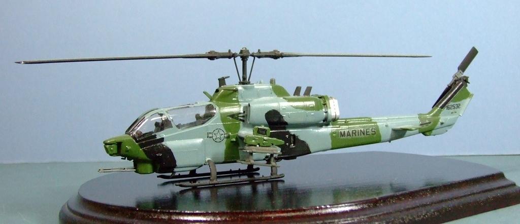 Bell AH-1W SuperCobra, US Marine Corps, 1:72