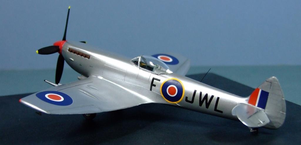 Supermarine Spitfire XVI, 1:72