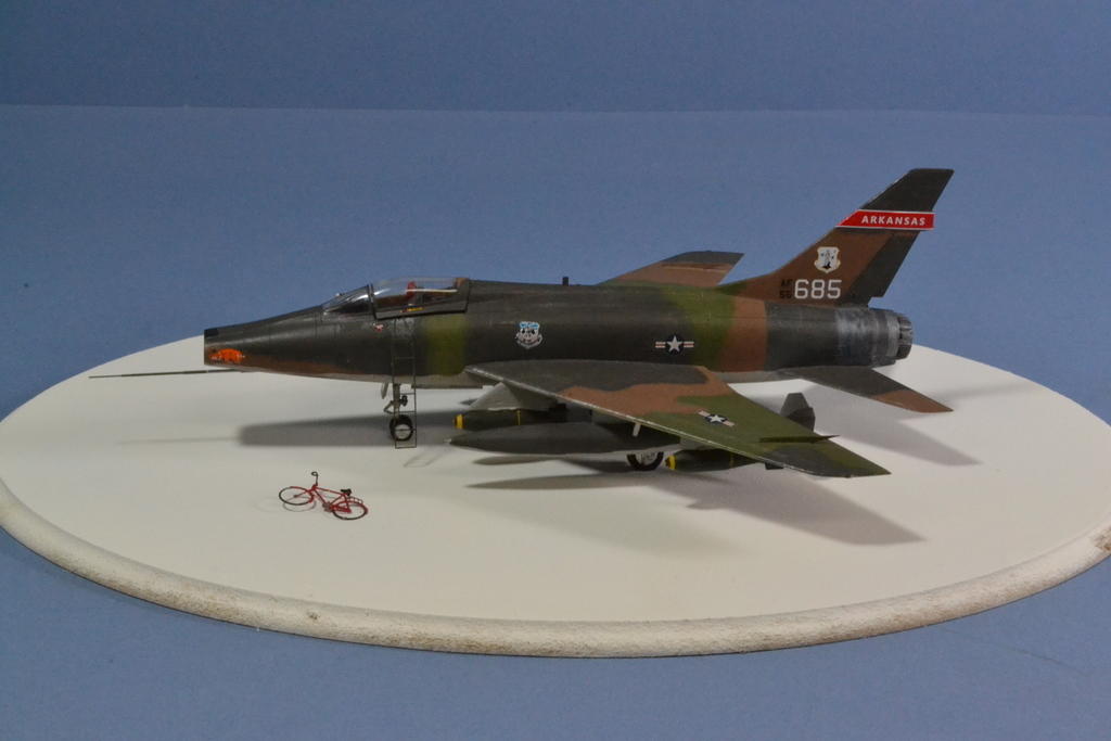 NA F-100D Super Sabre + bike