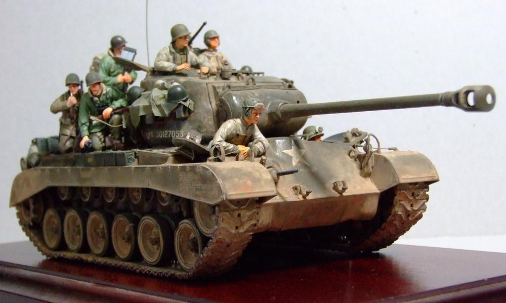 M26 Pershing "GIs A Lift," 1:35