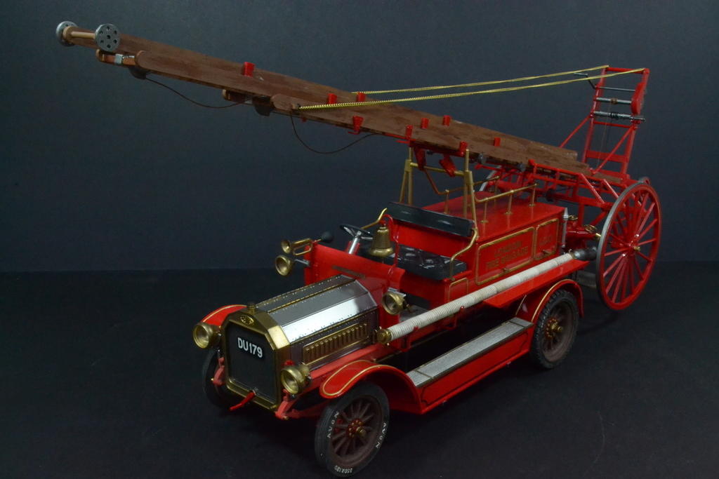 1:16 Dennis Fire Engine 1914