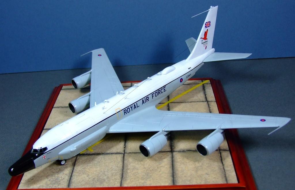 RAF RC-135W Airseeker, 1:144