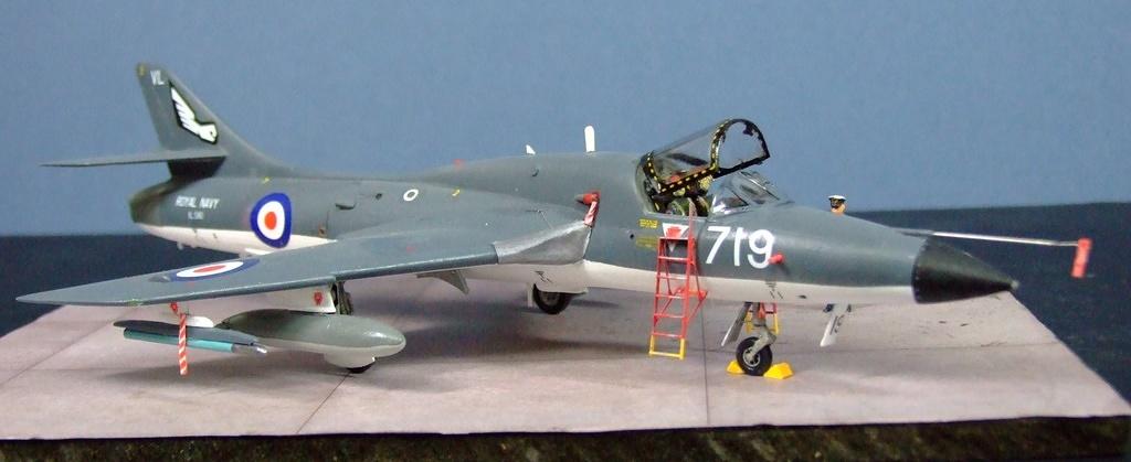 Hawker Hunter T8M, 1:72