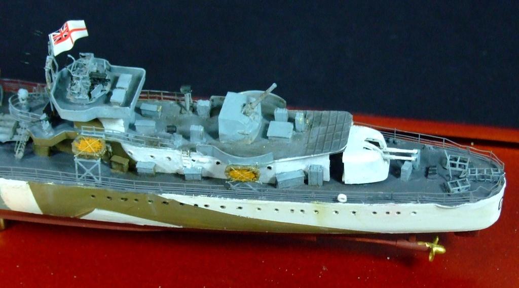 HMCS Iroquois, 1:350