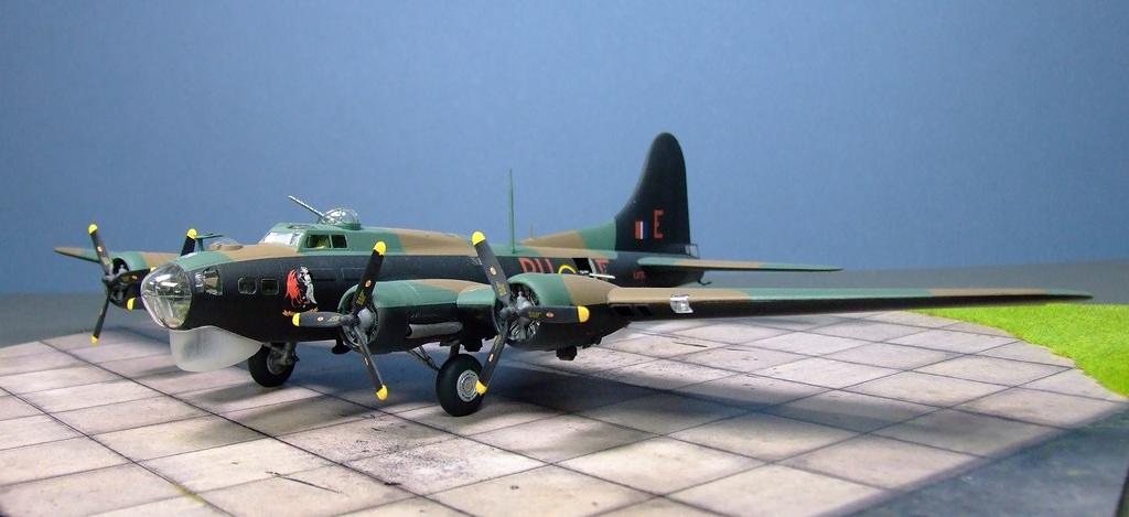 B-17G Flying Fortress III, 214 Sdn, 100 Group, RAF, 1944, 1:72