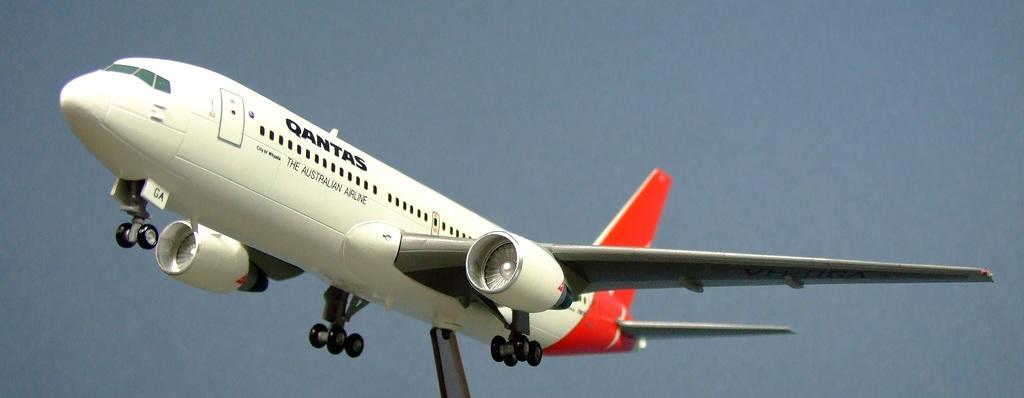 Boeing 767-200, Qantus, 1:200