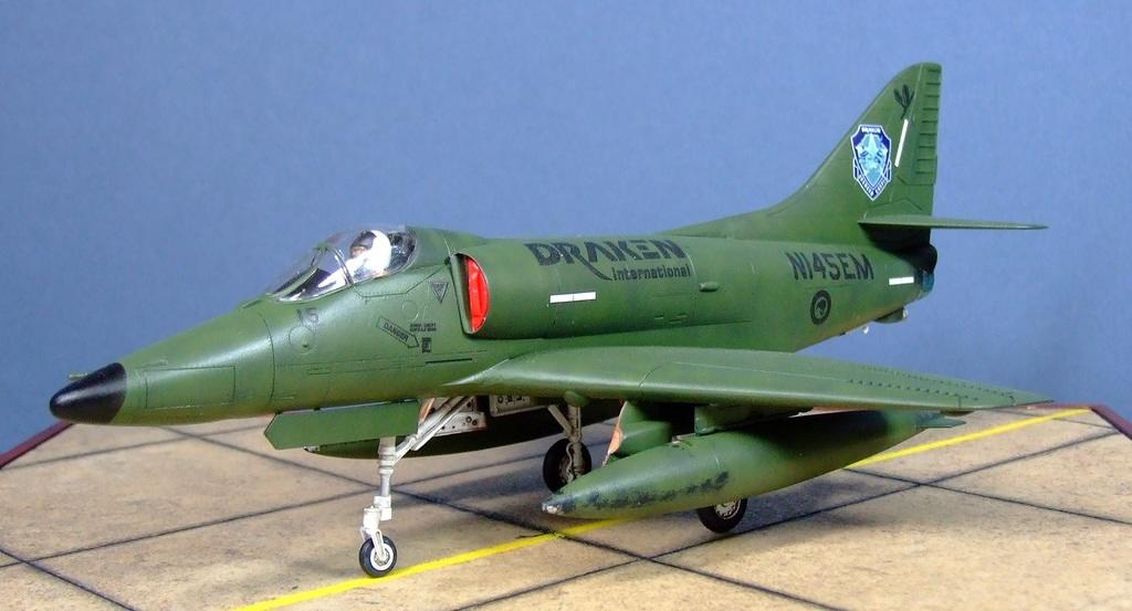 Douglas A-4K Skyhawk, Draken International, 1:48