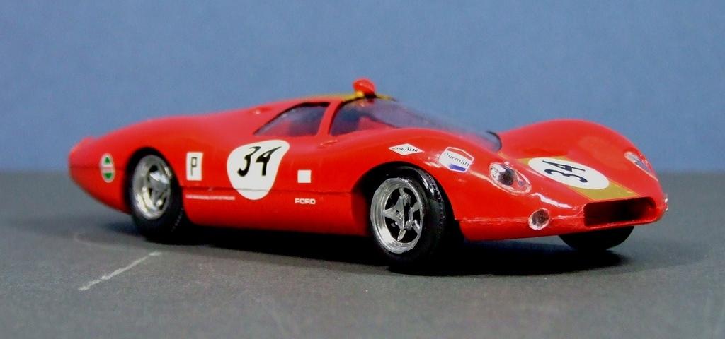 Ford 3 litre GT, 1:32