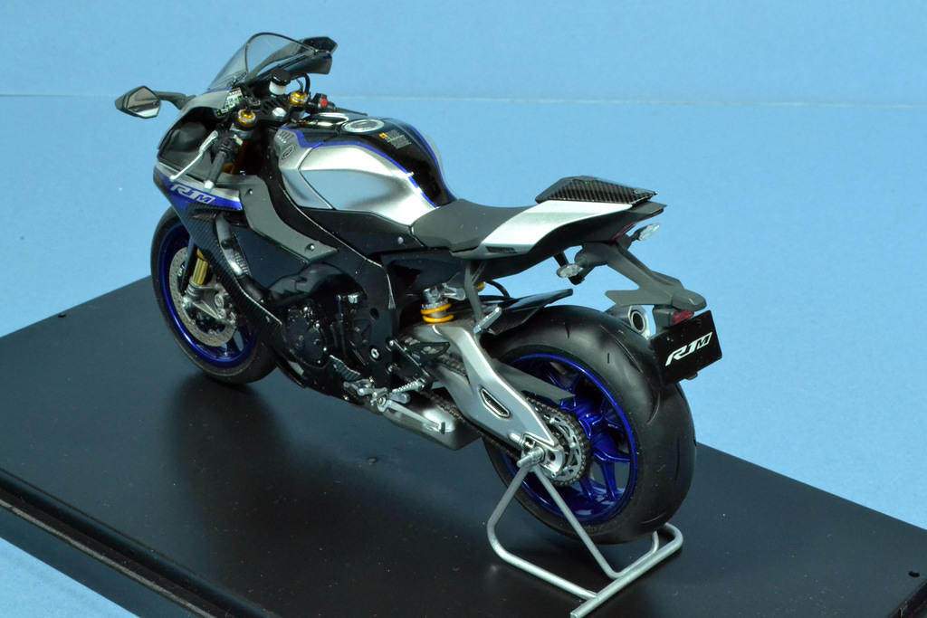 Yamaha R1M