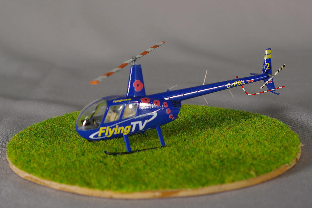 Robinson R44