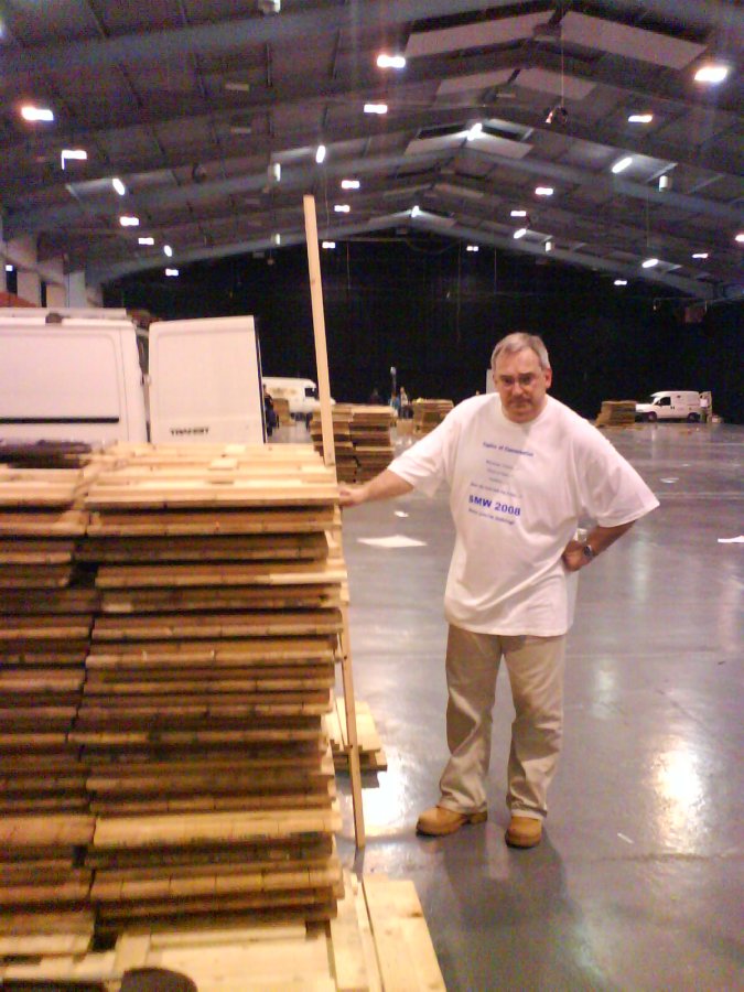 2008 - Kev Baxter contemplates the tables