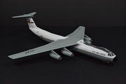 C-141B Starlifter 1:144