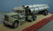 Diamond "R" Tractor & Peerless trailer 1:25